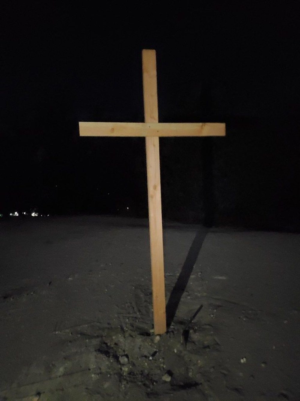 Черное уничтожение. Крест в Америке. Показ крестов. Об этом кресте существует странное. Звезда на крыше вместо Креста.