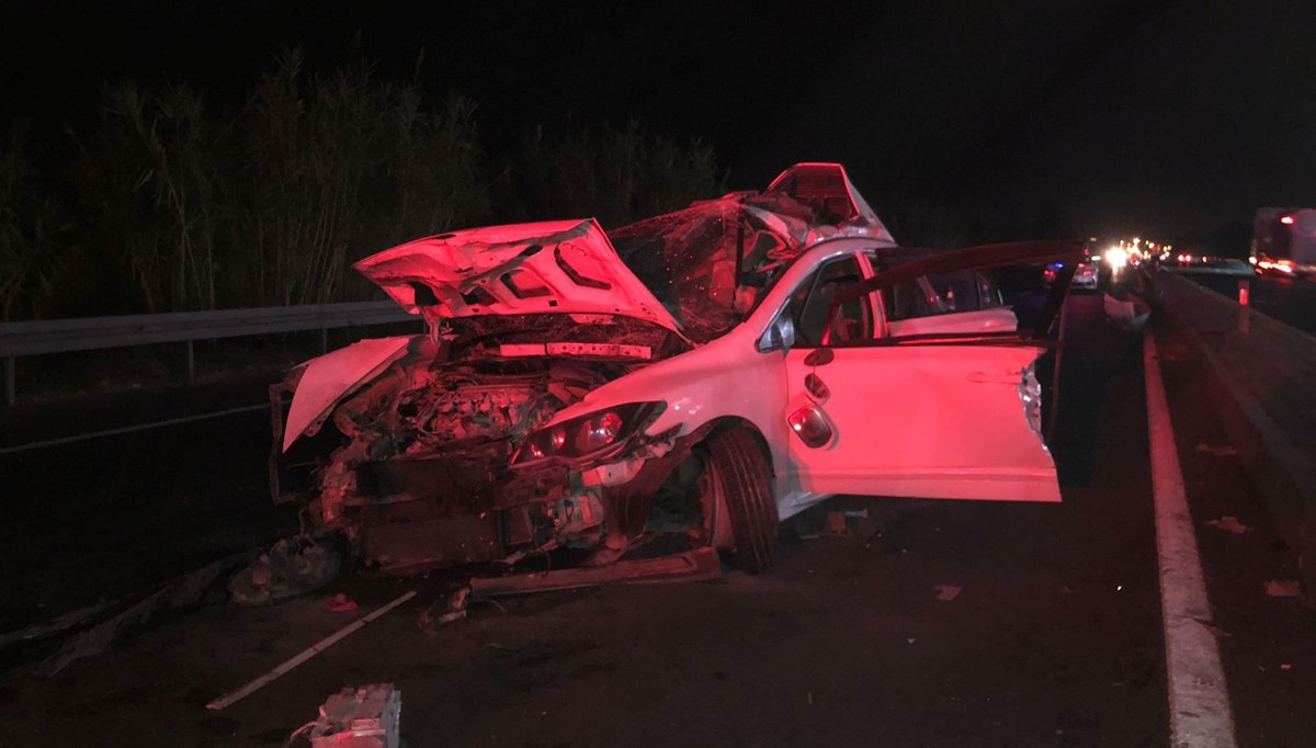 Aydın'da TIR'la çarpışan otomobilin sürücüsü öldü Aydın'da TIR'la çarpışan otomobilin sürücüsü öldü