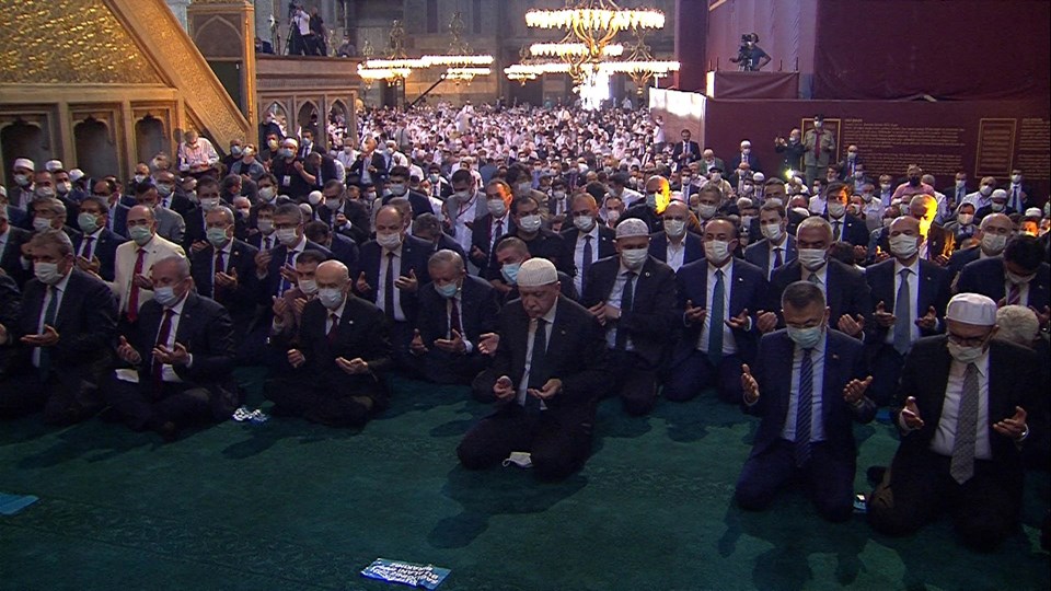 Cumhurbaşkanı Erdoğan, Ayasofya-i Kebir Cami-i Şerifi'nde Kur'an-ı Kerim okudu - 1