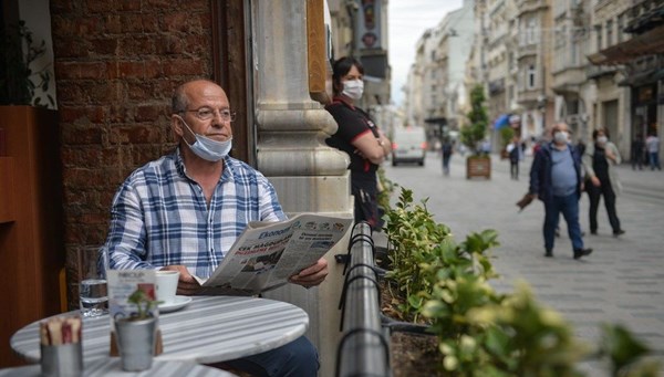 Türkiye'de 'yeni normal'in ilk günü: Kafe ve restoranlar açıldı, kreşler yeniden kapılarını açtı