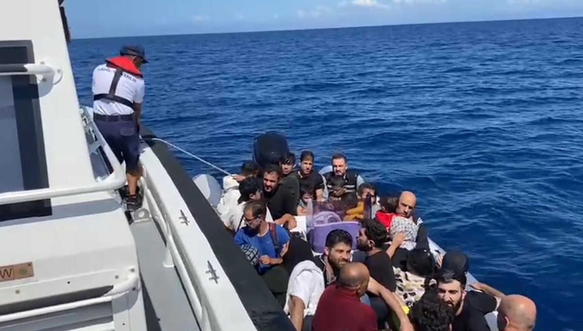 Bodrum'da 76 kaçak göçmen yakalandı Bodrum'da 76 kaçak göçmen yakalandı