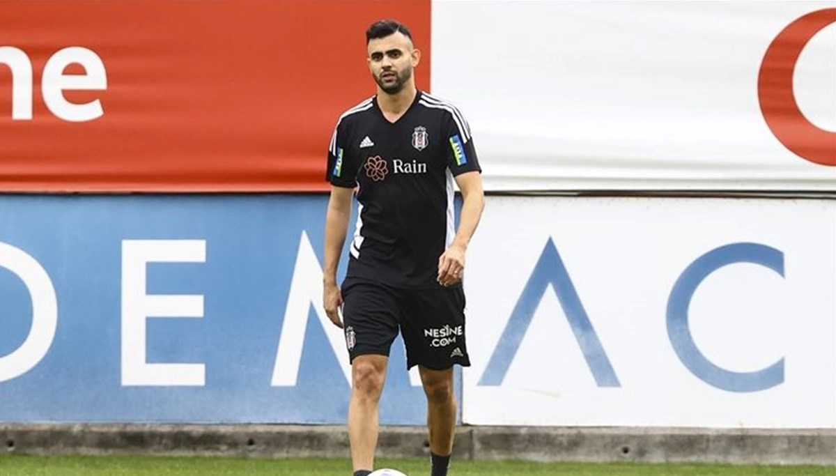 Beşiktaşlı futbolcu Ghezzal'ın oğlu ve kayınvalidesi Fransa'da trafik kazası geçirdi