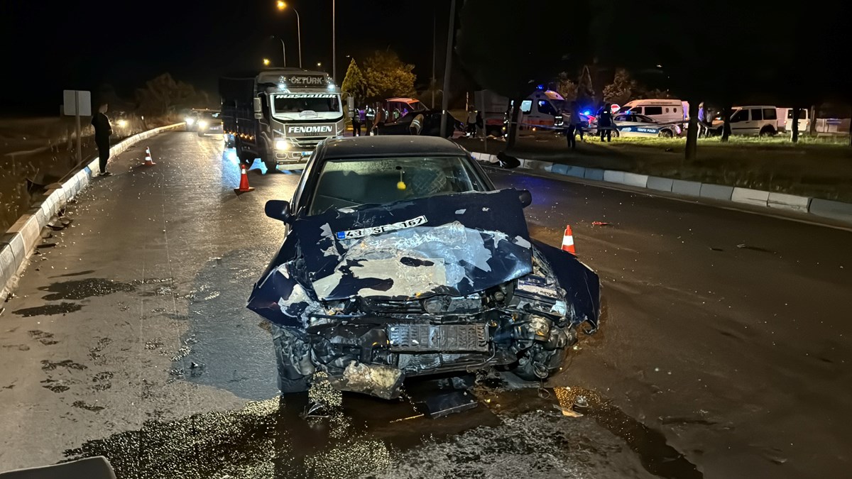 Kütahya'da trafik kazası: 1 kişi öldü, 4 kişi yaralandı