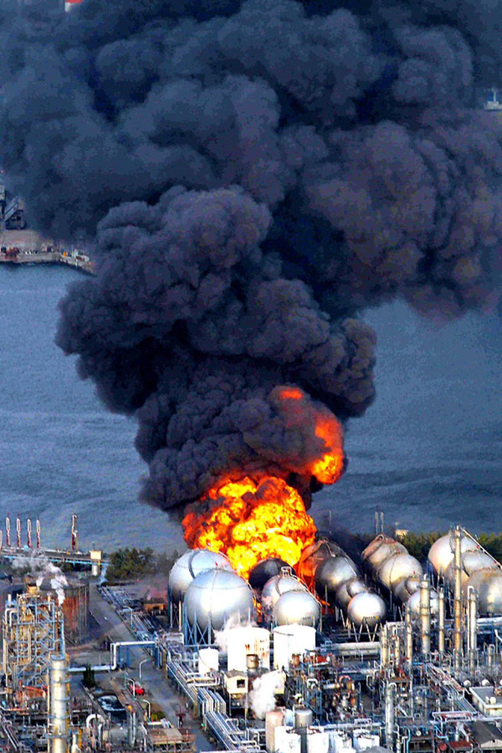 Крупнейшие аварии на атомных электростанциях. Фукусима взрыв. Взрыв АЭС. Техногенные катастрофы. Аварии на АЭС.