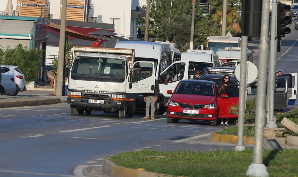 Saat 9'u 5 geçe hayat 1 dakika durdu - 29