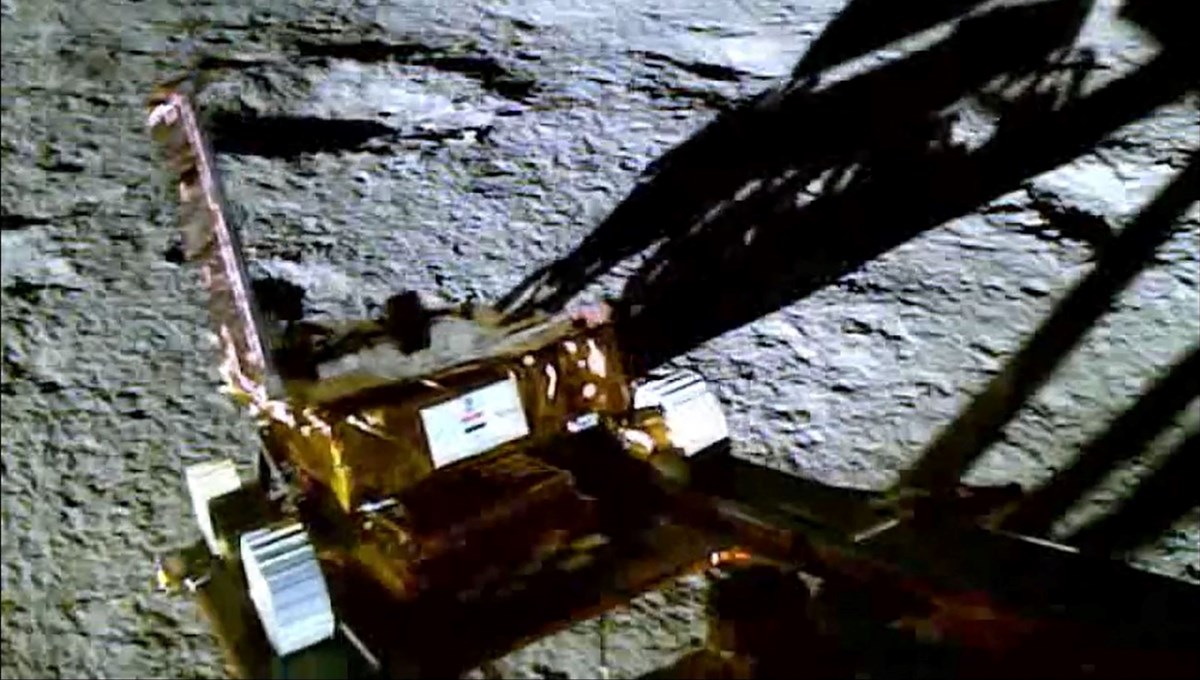Hindistan'a ait uzay keşif aracı Chandrayaan-3 ile temas kurulamıyor Hindistan'a ait uzay keşif aracı Chandrayaan-3 ile temas kurulamıyor