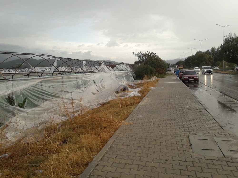 Antalya Kumluca'da kuvvetli rüzgar ve dolu: 1 ölü - 14