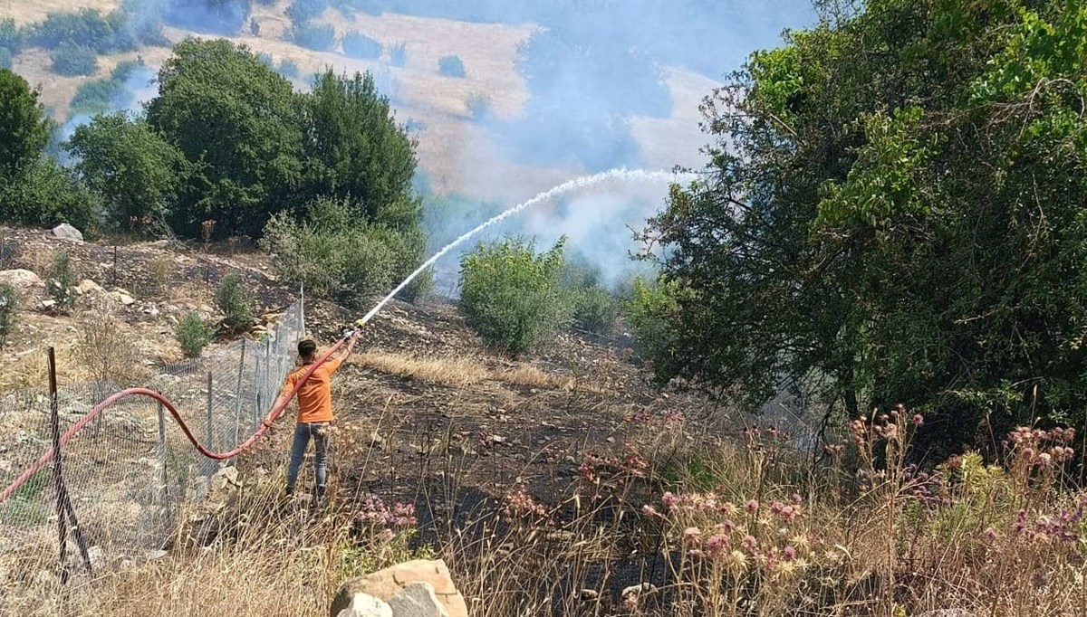 Kumluca'da makilik alanda yangın Kumluca'da makilik alanda yangın