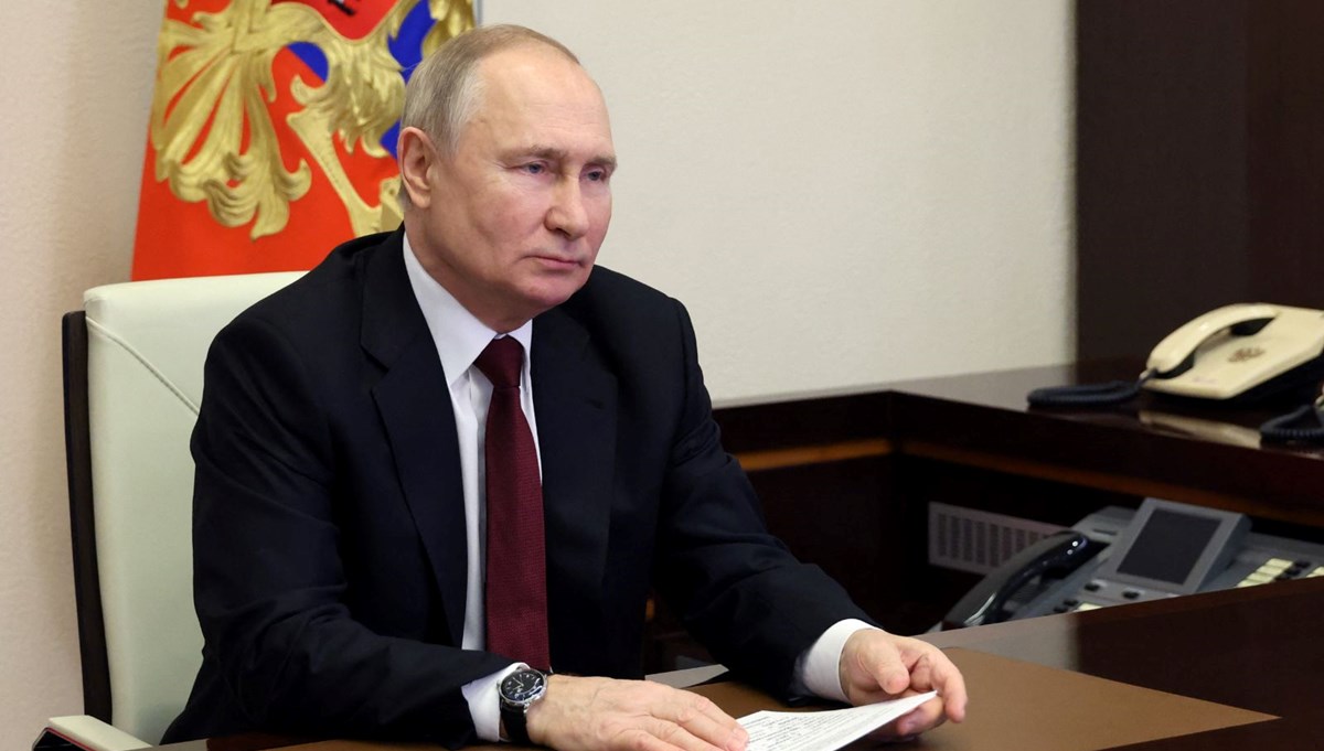 Putin'den Ukrayna'da ölen Rus askerlerin ailelerine para yardımı kararı Putin'den Ukrayna'da ölen Rus askerlerin ailelerine para yardımı kararı