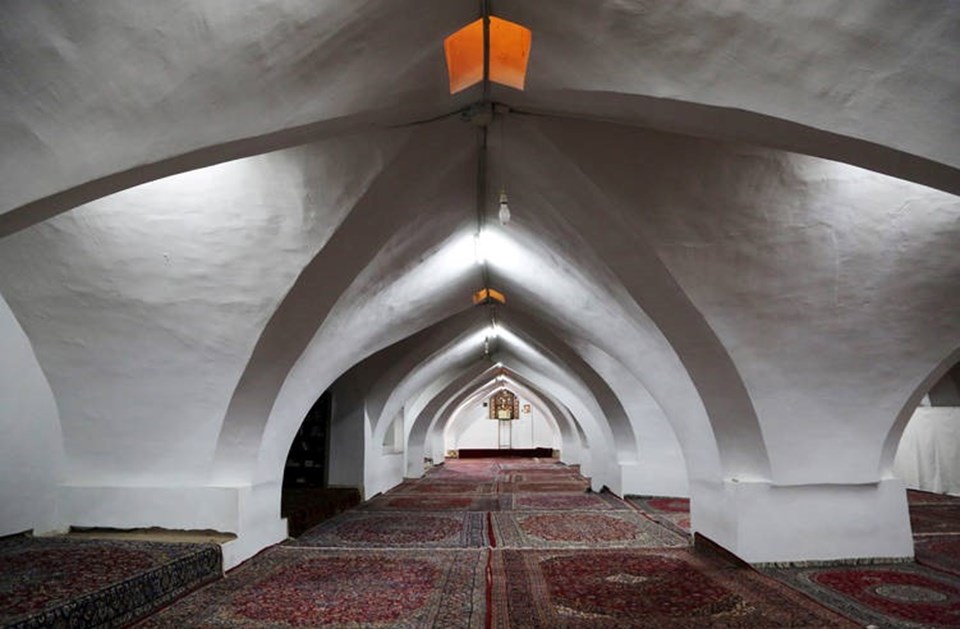 İsfahan'da Selçuklu Devleti döneminde inşa edilen cami farklı mimarisiyle tarihe tanıklık ediyor - 3