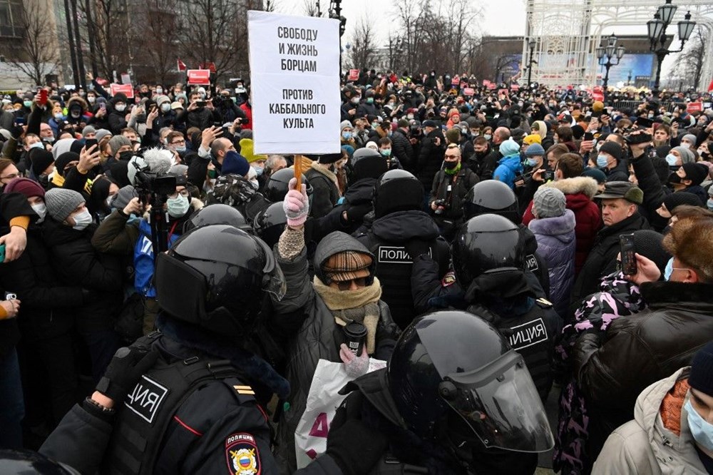 Navalny'nin çağrısının ardından Rusya'da sokaklar karıştı: 2 binden fazla kişi gözaltında - 18
