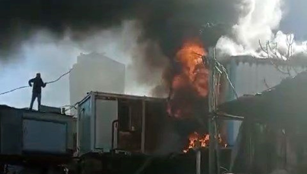 Maltepe'deki geri dönüşüm tesisinde yangın Maltepe'deki geri dönüşüm tesisinde yangın
