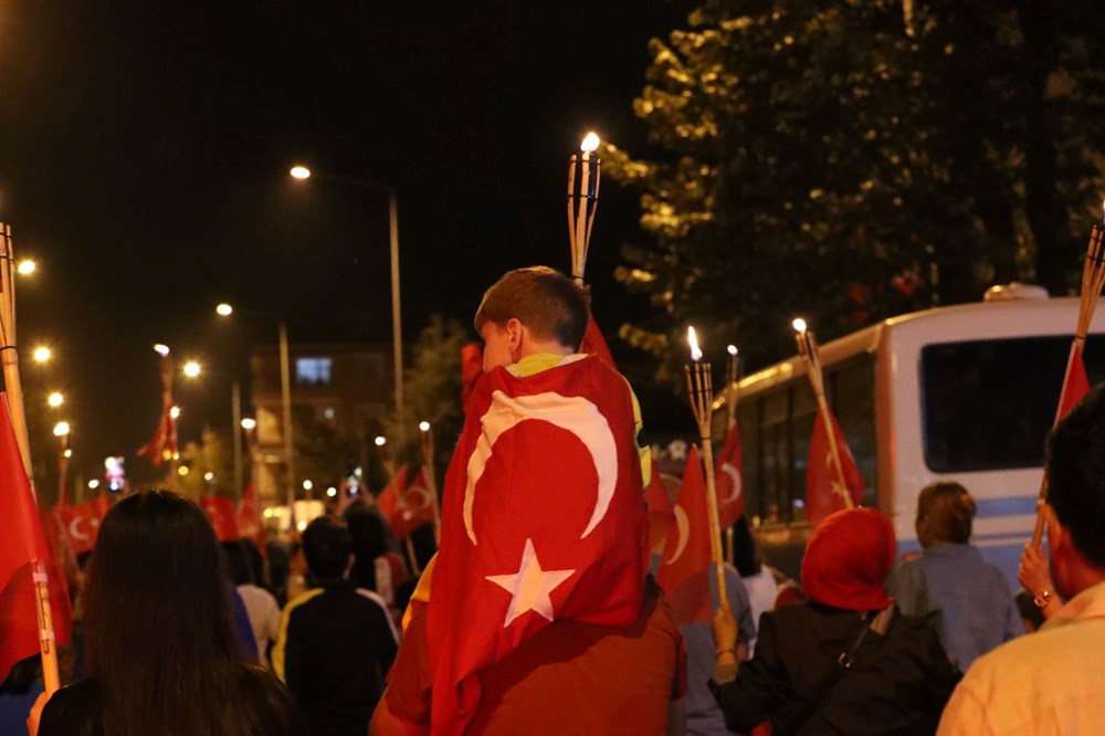 Cumhuriyet'in 100. yılı fener alayı yürüyüşleriyle kutlandı - 25