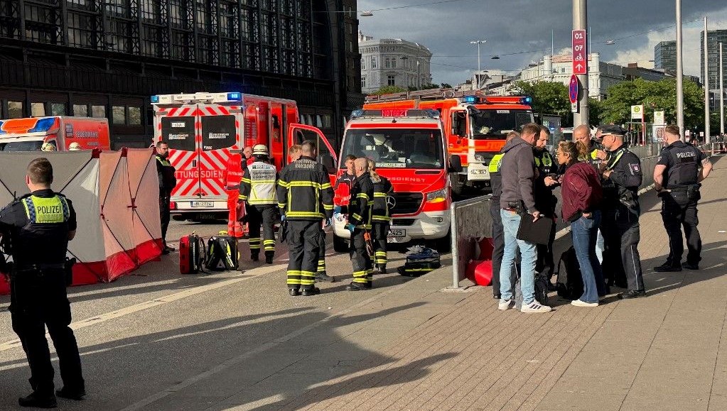 Almanya'da bıçaklı saldırı: 12 kişi yaralandı