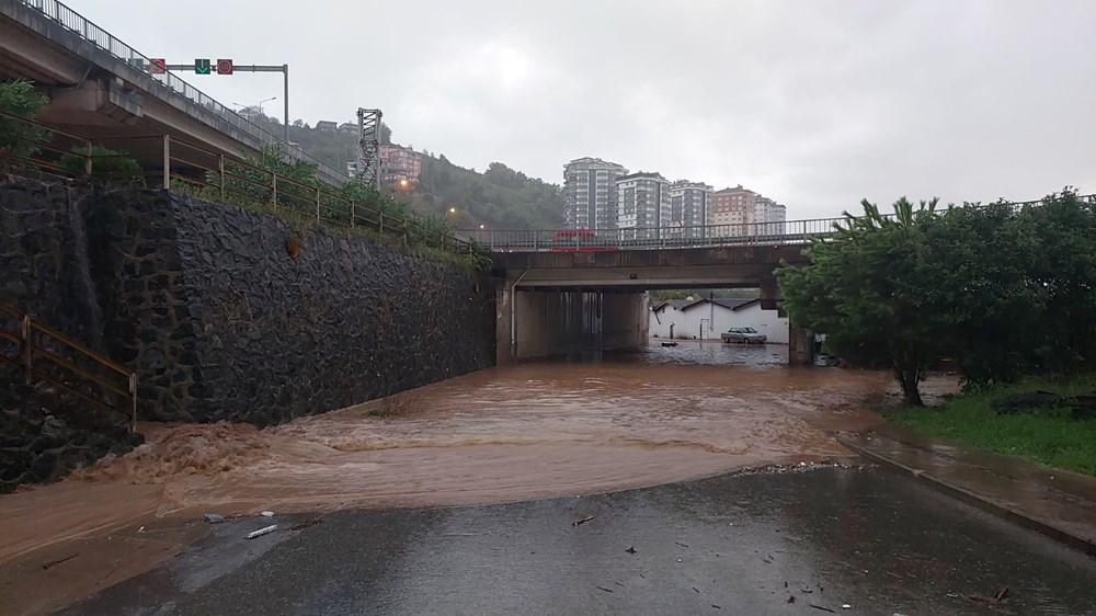 Trabzon'u sağanak vurdu, hastane tahliye edildi - 3