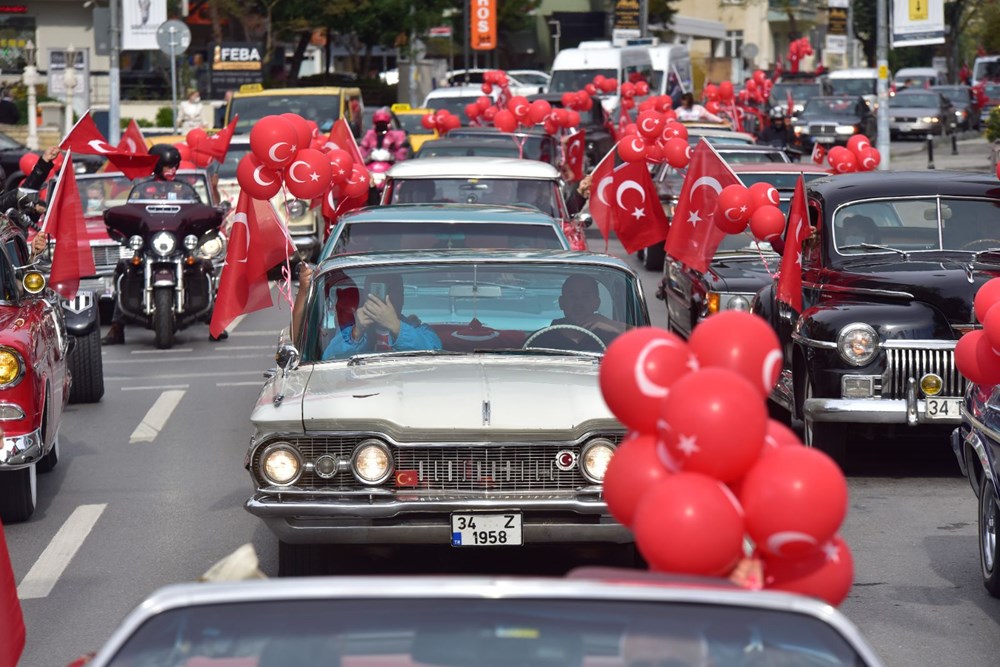 Kadıköy'de klasik otomobillerden Cumhuriyet Konvoyu - 7