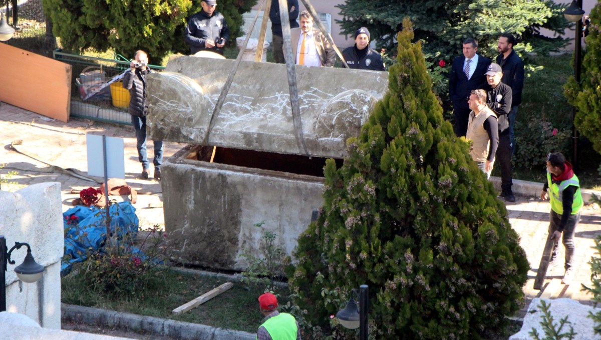 İçinden 3 insana ait kemikler çıktı