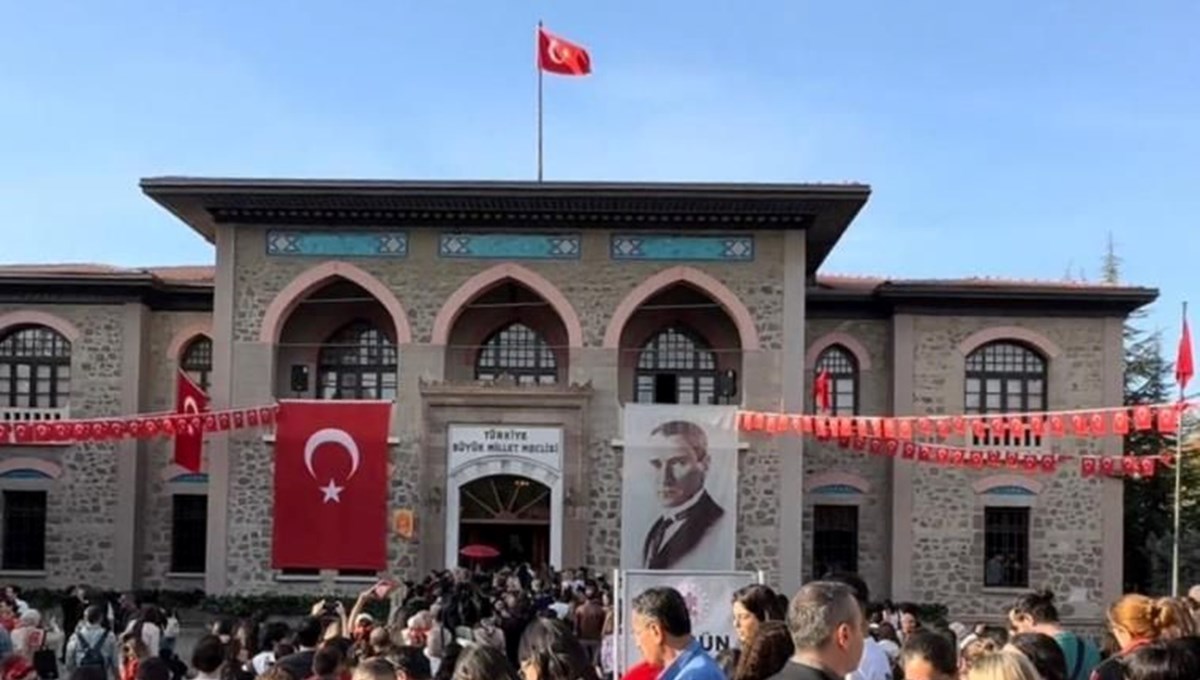 Cumhuriyet Müzesi, 32 bin 600 ziyaretçiyi ağırladı Cumhuriyet Müzesi, 32 bin 600 ziyaretçiyi ağırladı