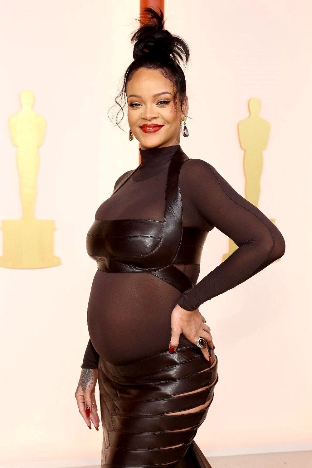 Rihanna'nın başı hayranıyla dertte: Evlenme teklifi etmek istedi - 3