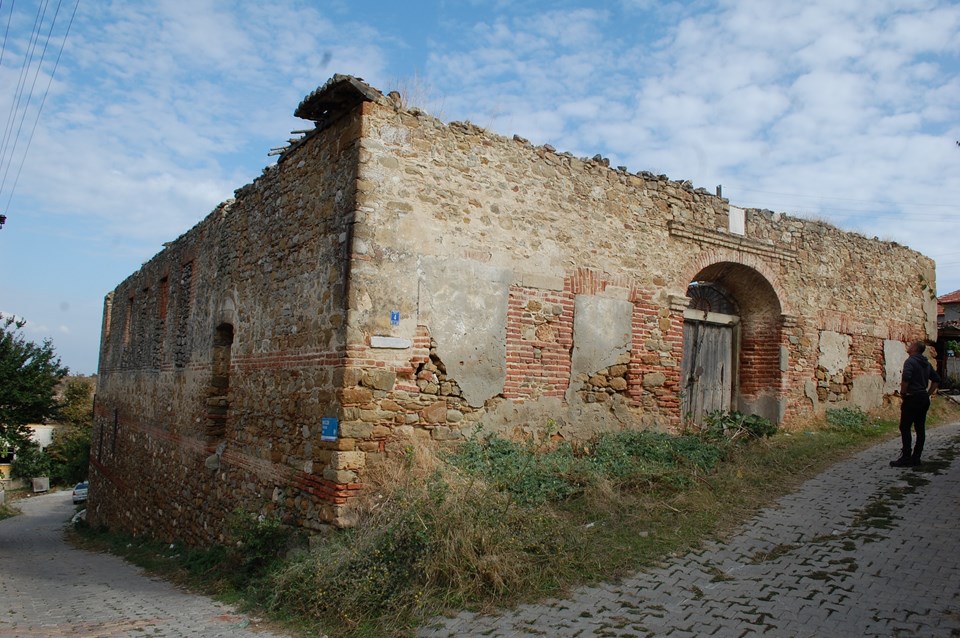 Tekirdağ'da tarihi kilisede izinsiz kazı - 1