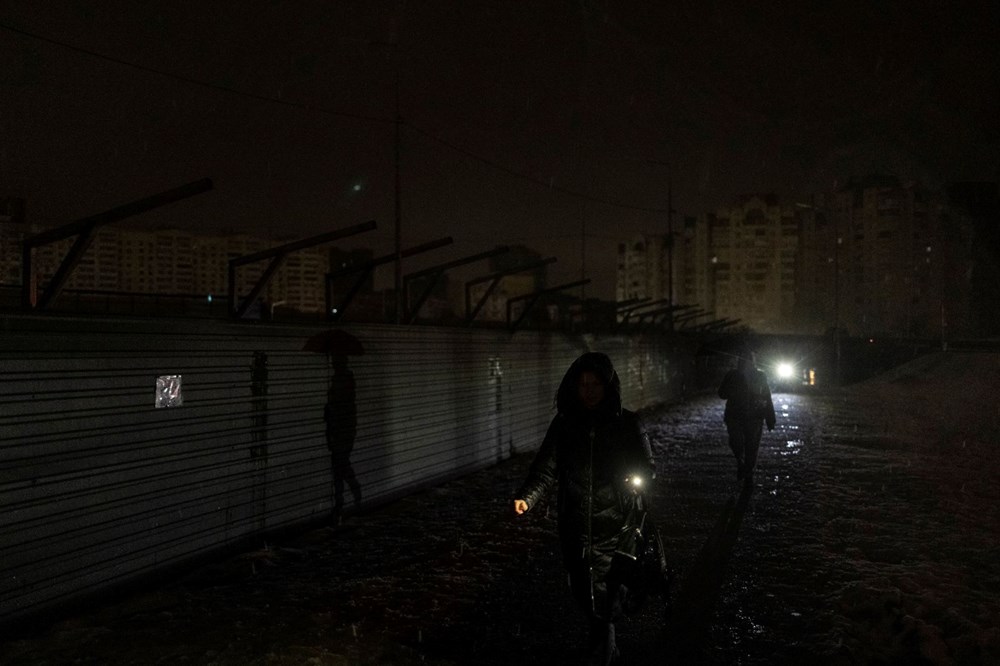 Ukrayna'da son durum: Altyapı tesisleri hedef alındı (Kiev'de elektrik yok) - 10