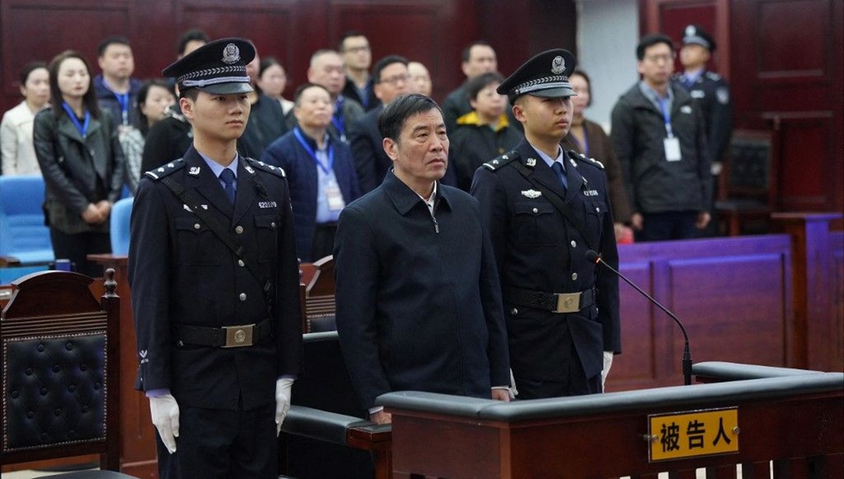 Çin Futbol Federasyonu eski başkanı Chen Xuyuan'e rüşvetten dolayı ömür boyu hapis cezası