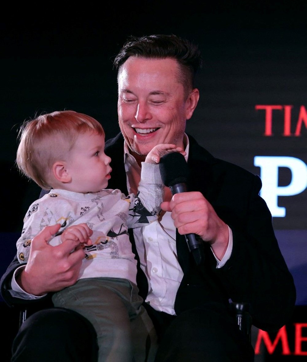Elon Musk ve Grimes kızlarının adını "Neden" olarak değiştirdi - 3