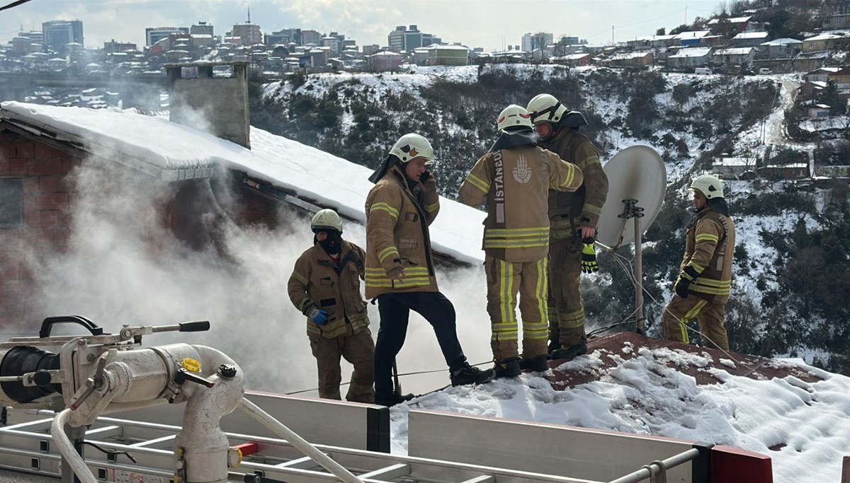 Beykoz’da korkutan çatı yangını Beykoz’da korkutan çatı yangını