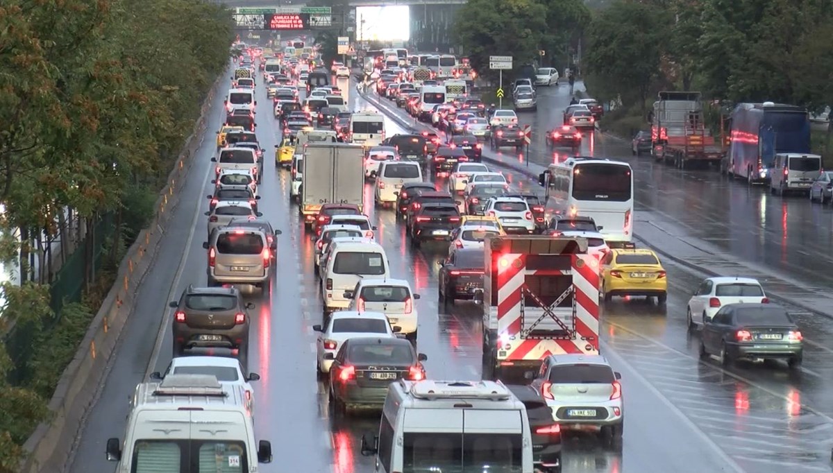 İstanbul trafiğinde yağmur etkisi