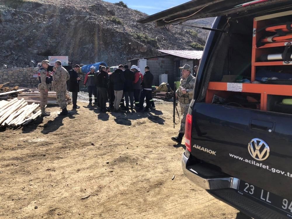 SON DAKİKA | Elazığ’da krom madeninde göçük: 4 işçikurtarıldı - 2
