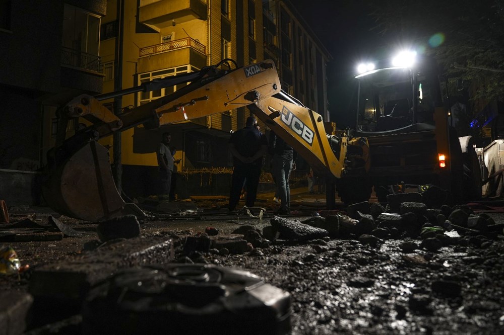 Ankara'da sağanak yağış: Arabalar sürüklendi - 8