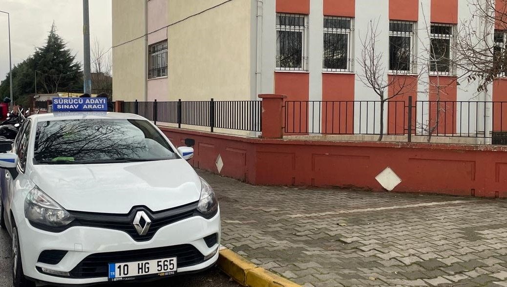 Okul civarında sürücü kursuna velilerden tepki