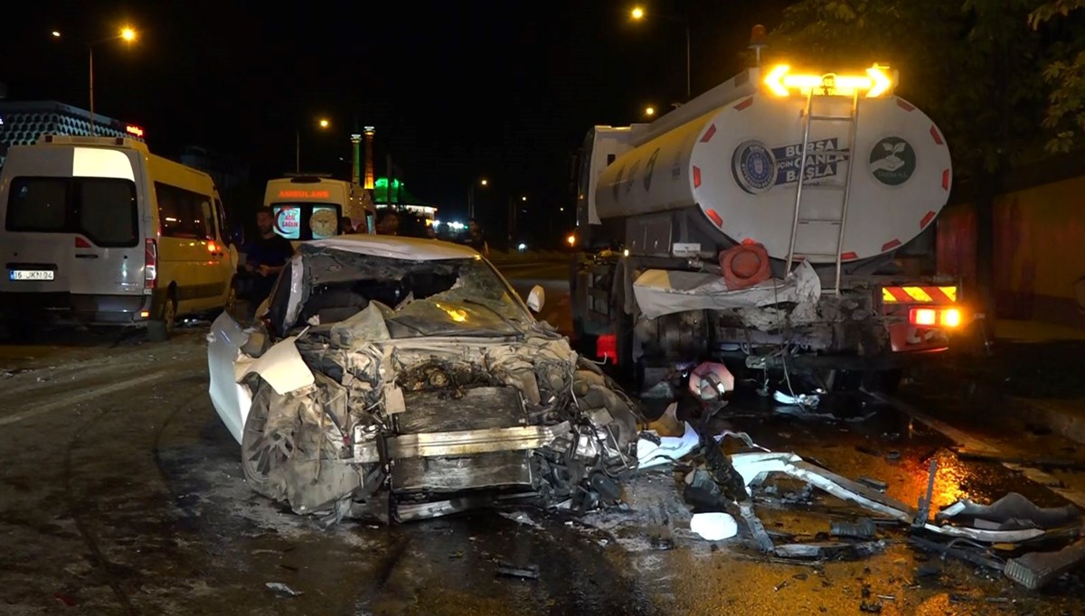 Bursa'da 4 araçlık zincirleme kaza: 1'i ağır 4 yaralı