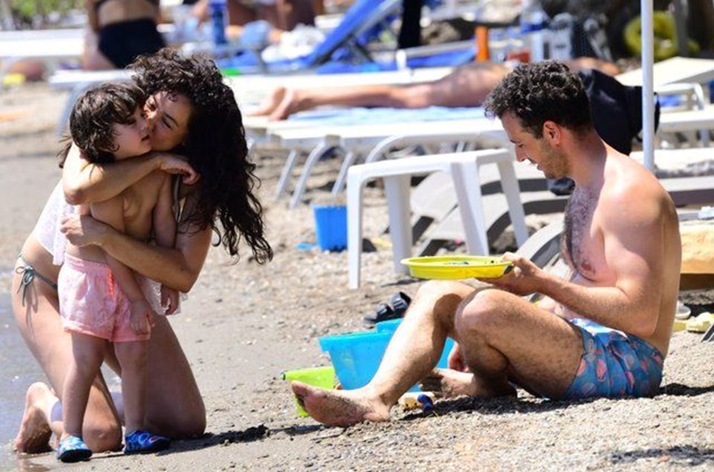 Azra Akın ile eşi Atakan Koru tatilde - 3