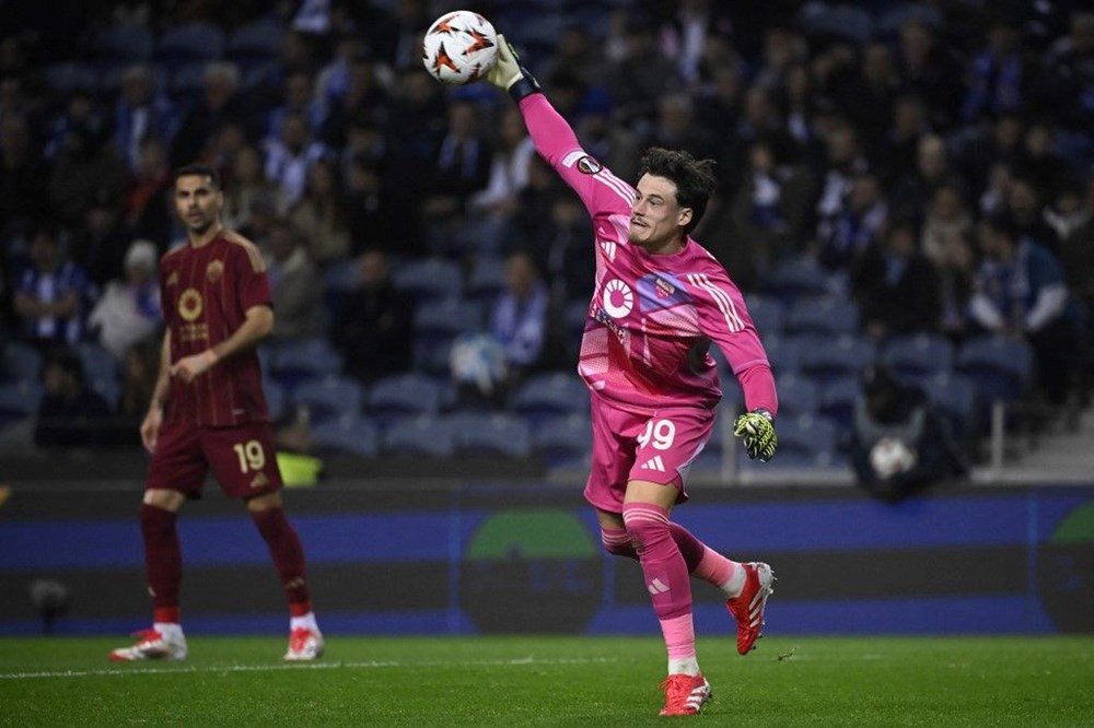 Fenerbahçe'den Mourinho Hamlesi: Svilar'la Livakovic Takası mı? 75 sKaPezghnUeQbXvAn2f5Tg