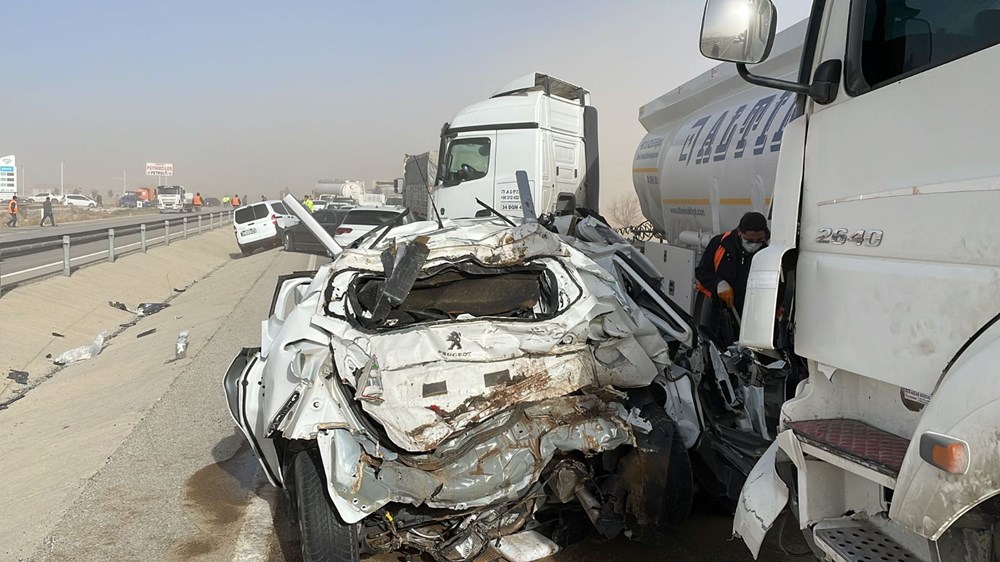 Konya'da kum fırtınası zincirleme kazaya neden oldu - 14