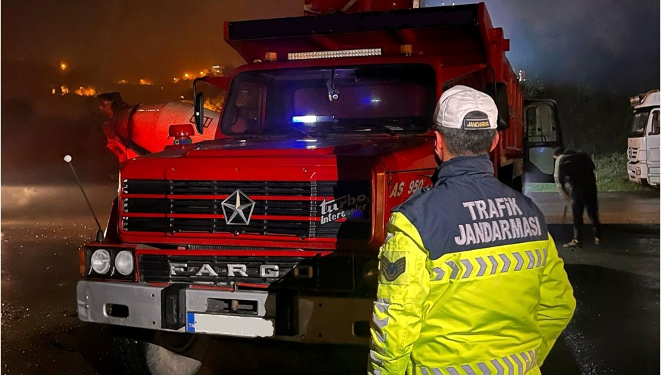 Kamyondaki çakar lambaya 138 bin lira ceza