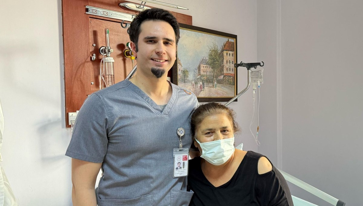 7 yıl çürümüş böbrekle yaşadı: 55 yaşındaki kadının ameliyatı 4 saat sürdü 7 yıl çürümüş böbrekle yaşadı: 55 yaşındaki kadının ameliyatı 4 saat sürdü