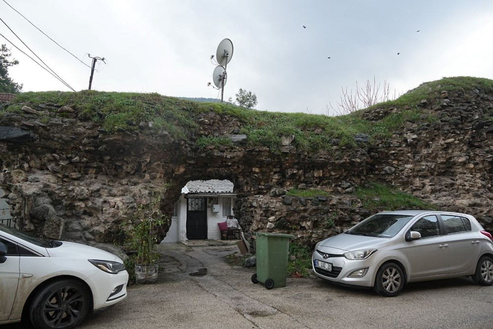 2000 Yıllık Surlara Anten Darbesi 74