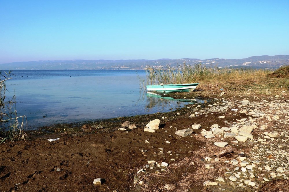 Sapanca Gölü'nde su seviyesi kritik noktaya doğru düşüyor - 1