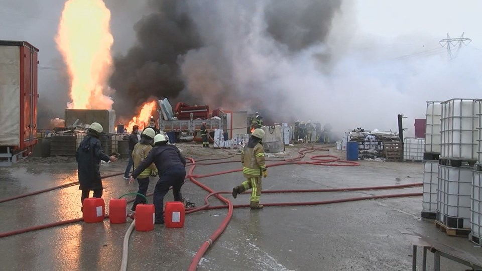 Tuzla'da fabrika bahçesinde yangın - 2