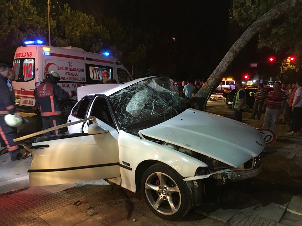 Kadıköy'de trafik kazası: 1 ölü, 1 yaralı - 1