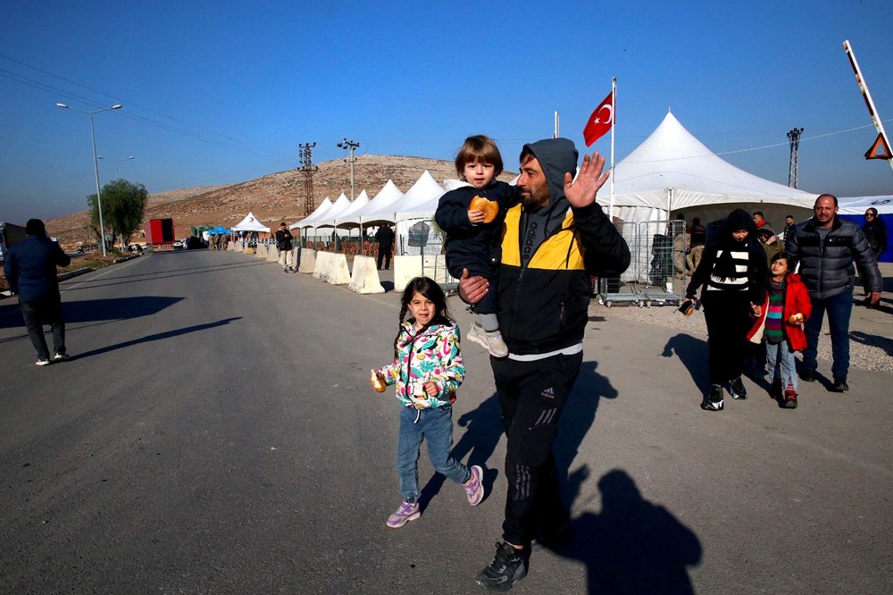 Sınır kapılarında dönüş yoğunluğu: 5 günde 7 bin 871 Suriyeli döndü - 7