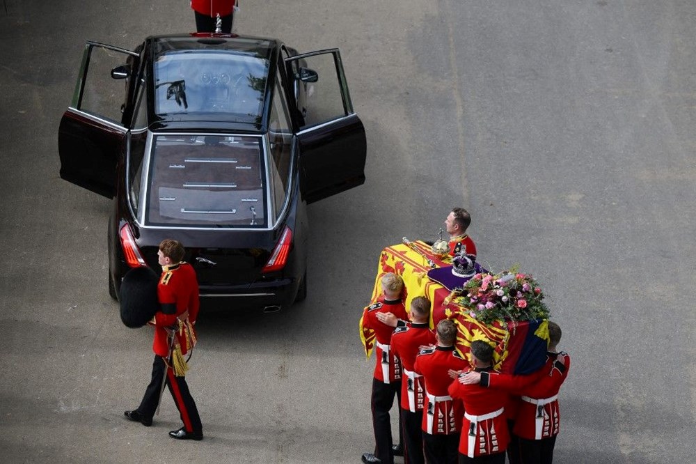 İngiltere, Kraliçe'sine veda ediyor! Kraliçe Elizabeth'in cenaze töreni devam ediyor - 16