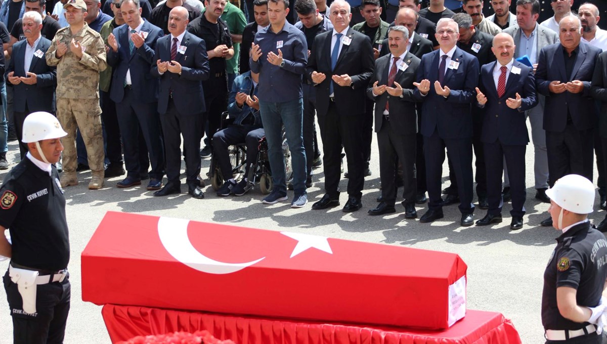 Adıyaman'da polisin şehit ettiği iki komiser için tören