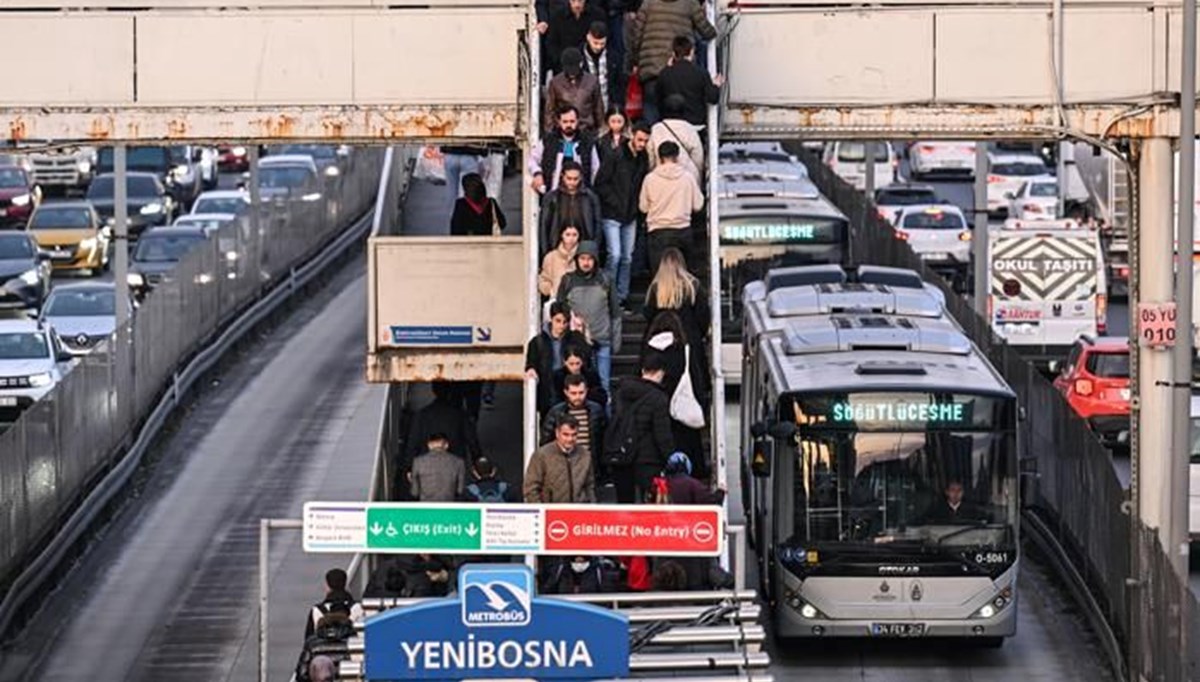 Metrobüs durağında 75 gün sürecek çalışma: D-100 her iki yönde de daraltılacak