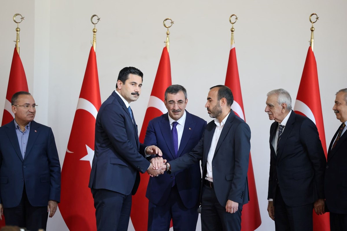 Şenyaşar ve Yıldız aileleri barıştı Şenyaşar ve Yıldız aileleri barıştı
