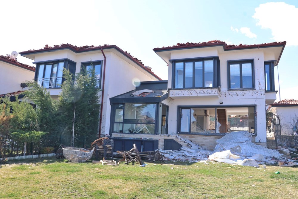 Milyonluk villalar depremde dağıldı - 7