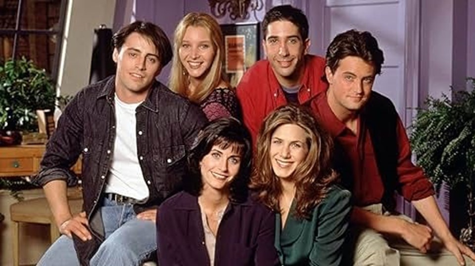 Courteney Cox'tan Matthew Perry açıklaması: Beni sık sık ziyaret ediyor - 1