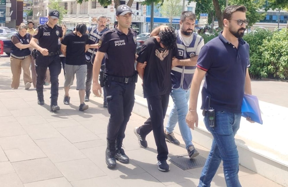 200 saatlik görüntü incelendi, bazadaki cinayetin gizemi çözüldü: Uyuşturucu kuryesi olduğu ortaya çıktı - 6